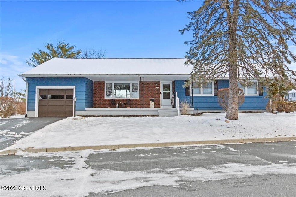 5 Hadden Ln, Troy, NY 12180 - photo 1