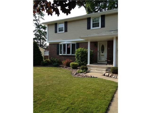 880 Castlebar Dr, North Tonawanda, NY 14120 - photo 1
