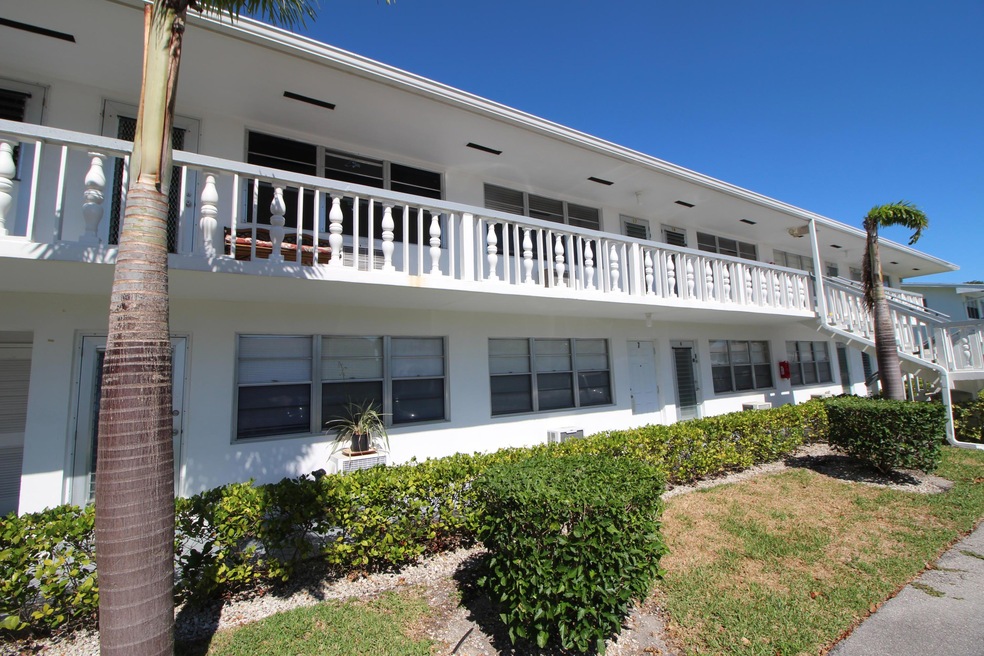 18 Windsor A, West Palm Beach, FL 33417 - photo 1