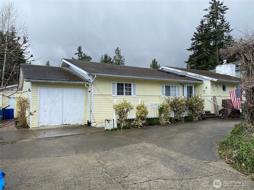 313 NE 185th St unit Lower, Shoreline, WA 98155 - photo 1