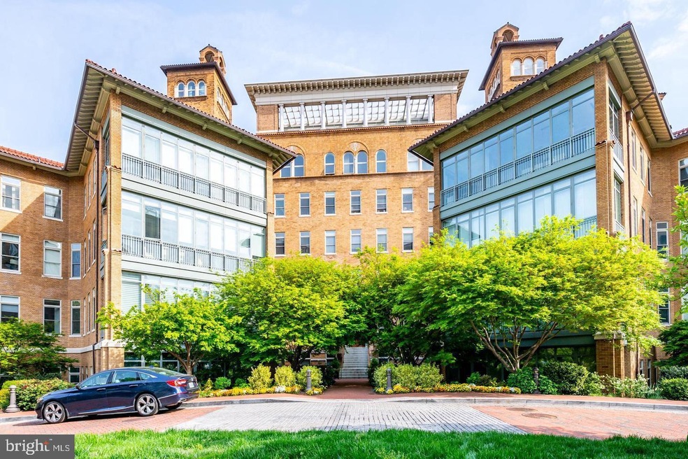 The Columbia Residences unit 521, Washington, DC 20037 - photo 1