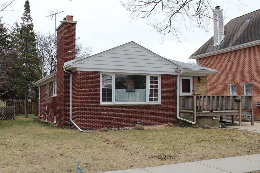 1227 S Cora St, Des Plaines, IL 60018 - photo 1