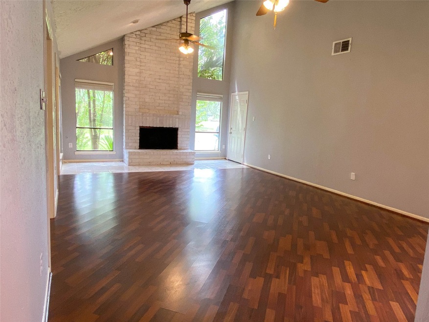 5935 Donwhite Ln, Houston, TX 77088 - photo 1