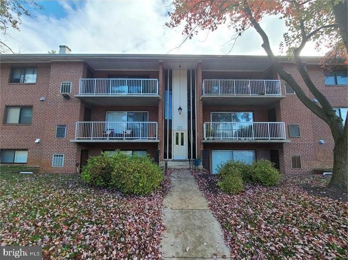 205 Erin Way unit T2, Reisterstown, MD 21136 - photo 1