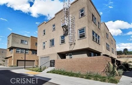 12752 N Watt Ln unit D, Sylmar, CA 91342 - photo 1