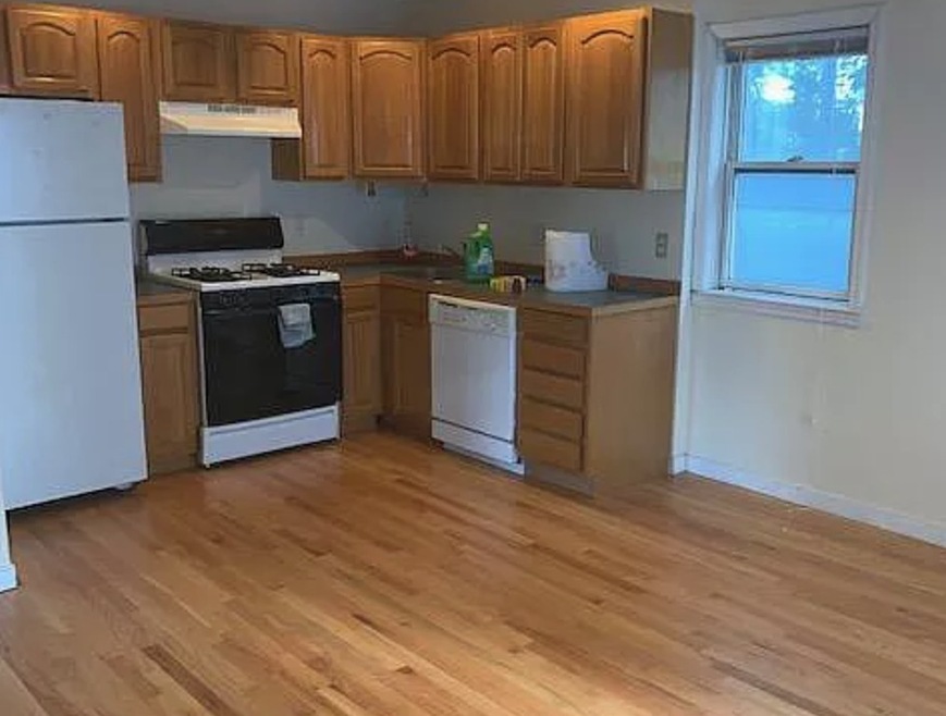 40 Silver St unit 3, Boston, MA 02127 - photo 1