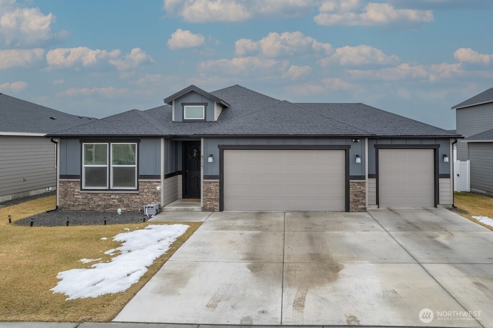 Sold $405,000