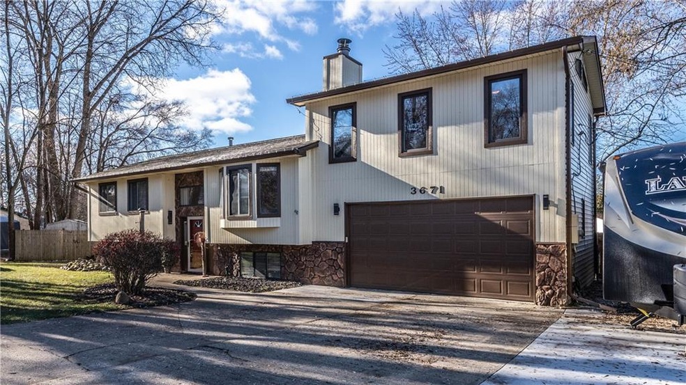 Welcome home, 2400 square feet, nice curb appeal