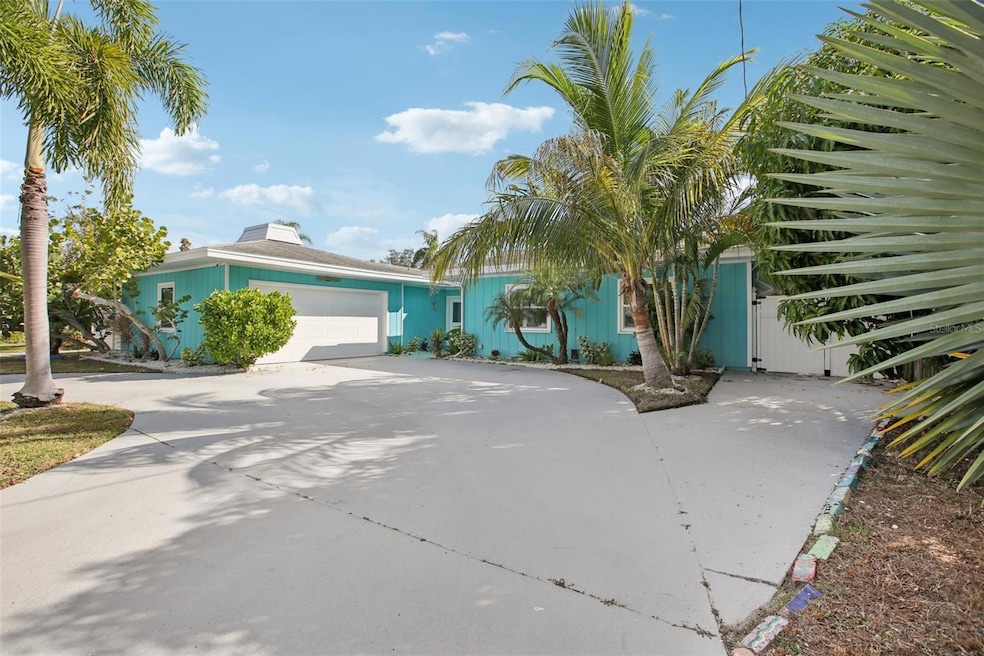 4643 Bay Crest Dr, Tampa, FL 33615 - photo 1