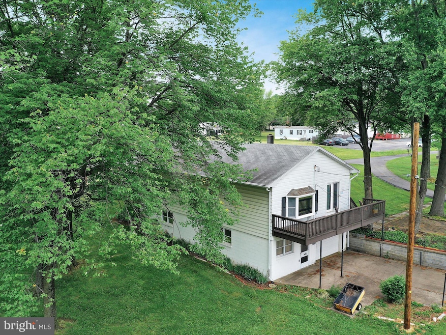 1050 Pottsville Pike, Shoemakersville, PA 19555 - photo 1