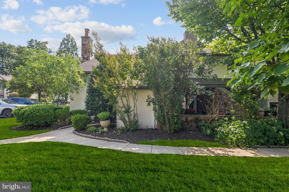 81 Oak Knoll Dr unit J81, Berwyn, PA 19312 - photo 1