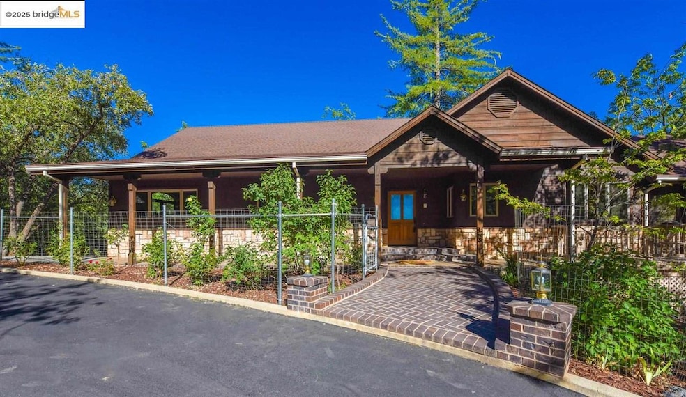 For Sale $995,000