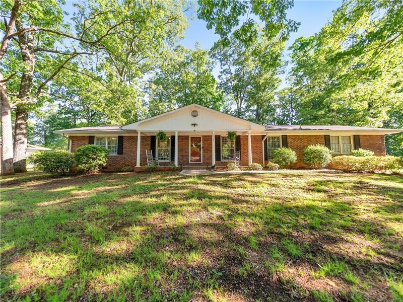 Welcome home to this ranch home in Marietta!
