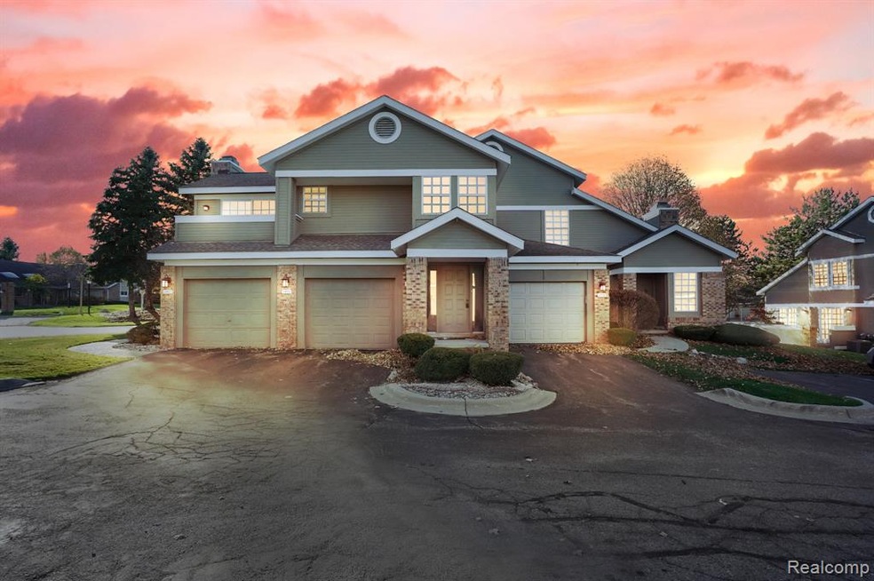 6806 Chimney Sweep, West Bloomfield, MI 48322 - photo 1