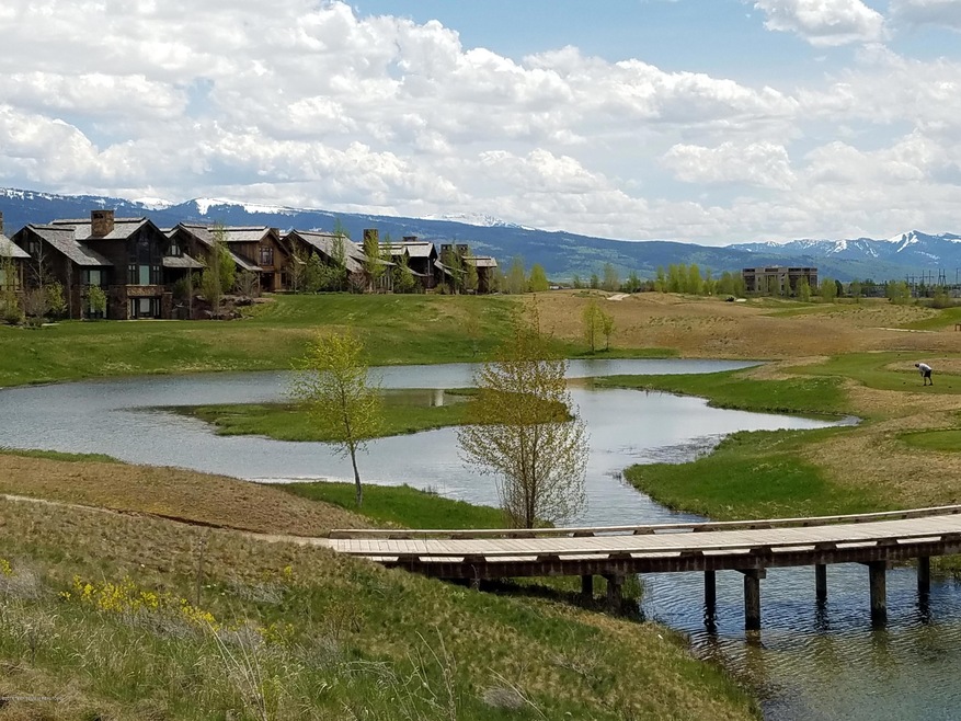 2 Water Features and Golf