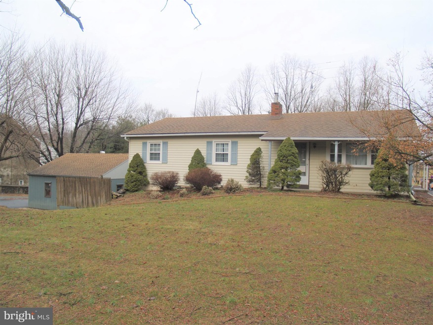 4741 Linda Ln, Emmaus, PA 18049 - photo 1