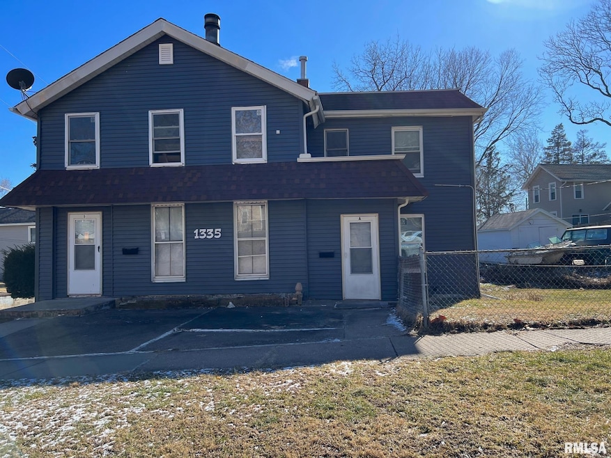 1335 E 9th St, Davenport, IA 52803 - photo 1