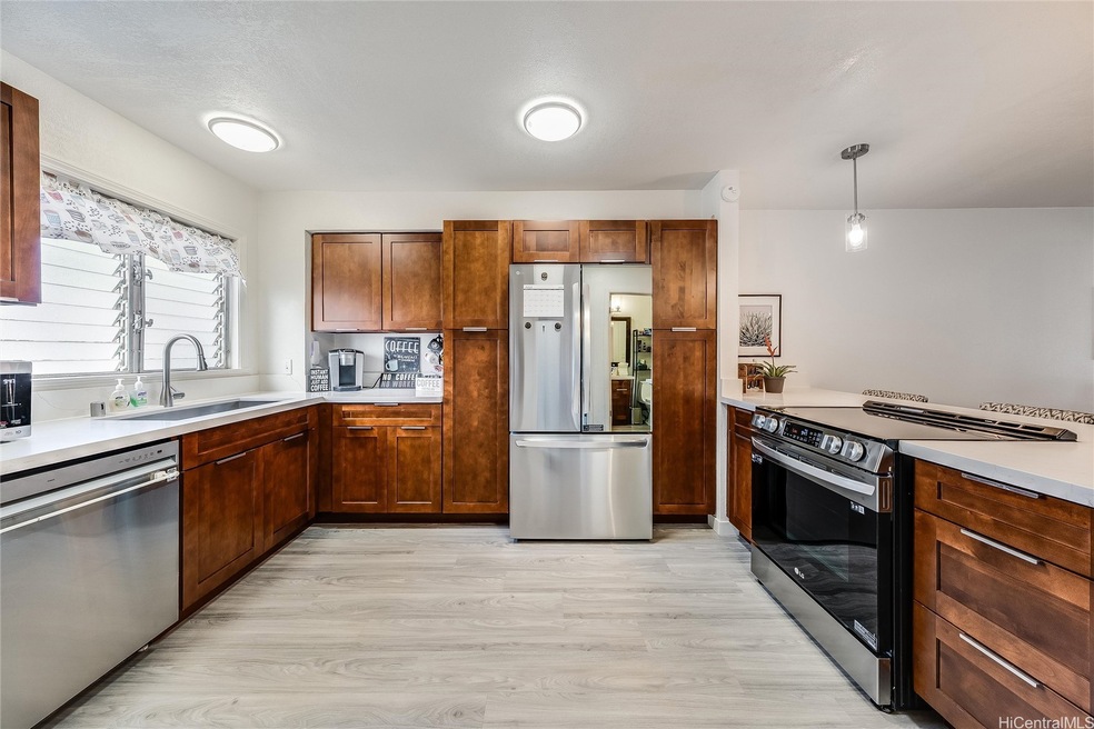 Under Contract $553,000 • Co-Listing Agent