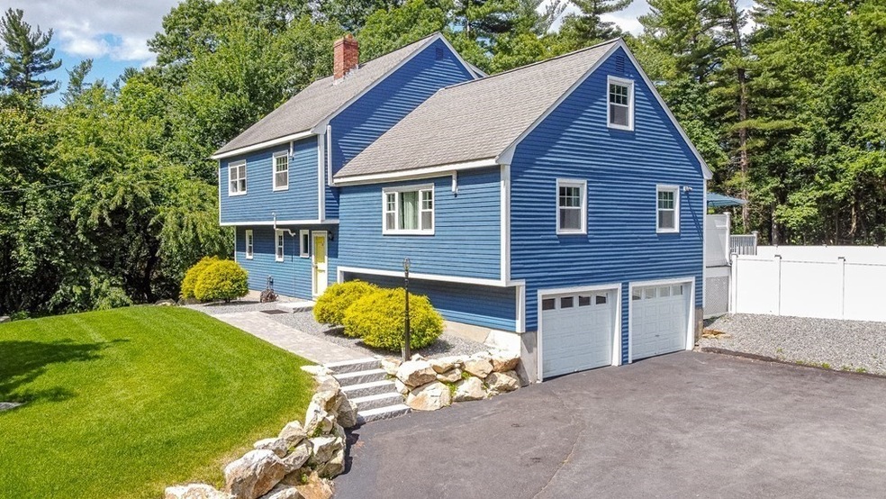 11 Carriage Hill Rd, Andover, MA 01810 - photo 1