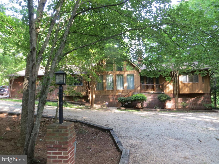 709 Mt Pleasant Dr, Locust Grove, VA 22508 - photo 1