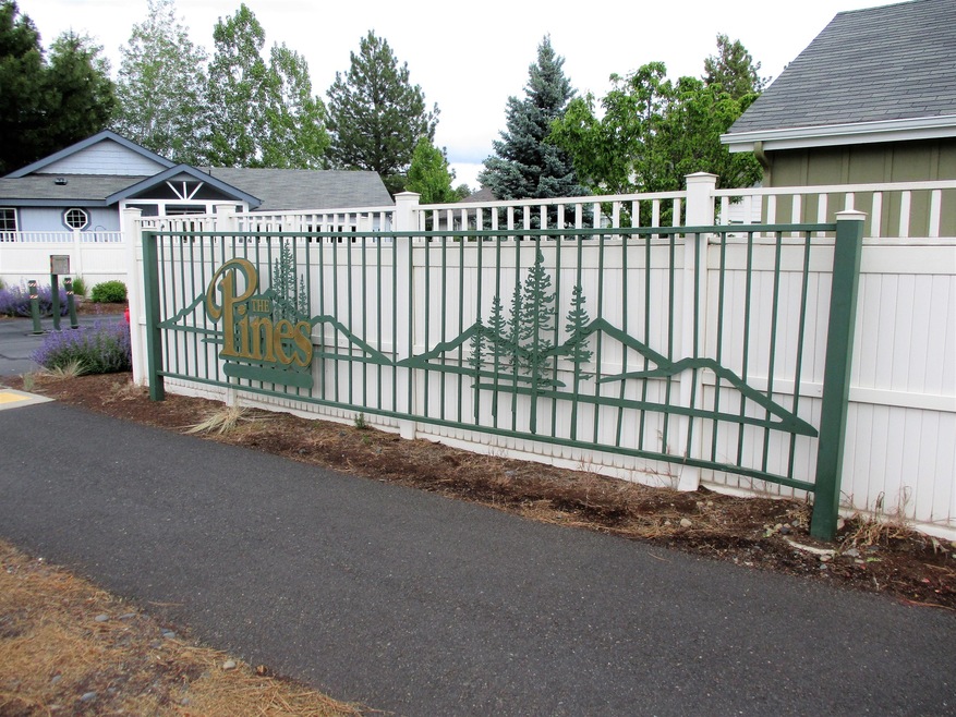 Gate to The Pines at Sisters