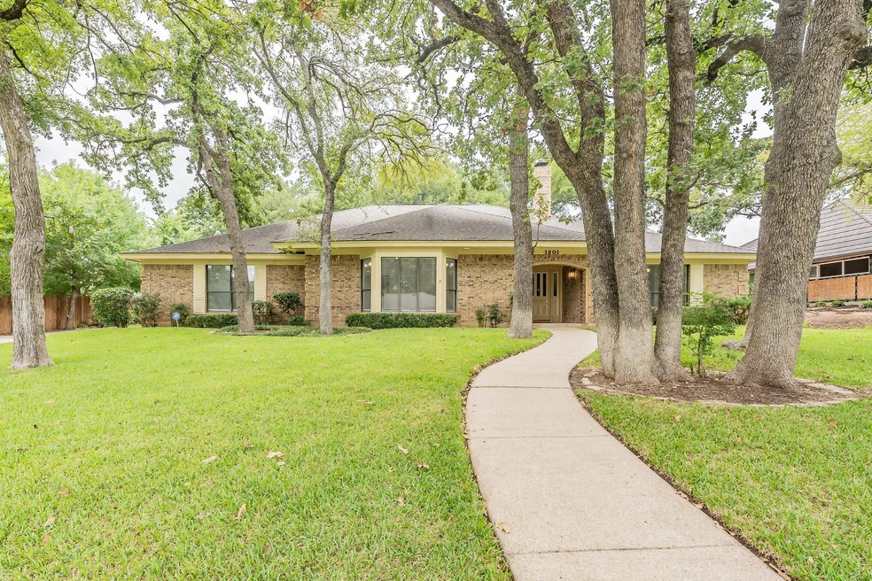 1301 Schumac Ln, Bedford, TX 76022 - photo 1