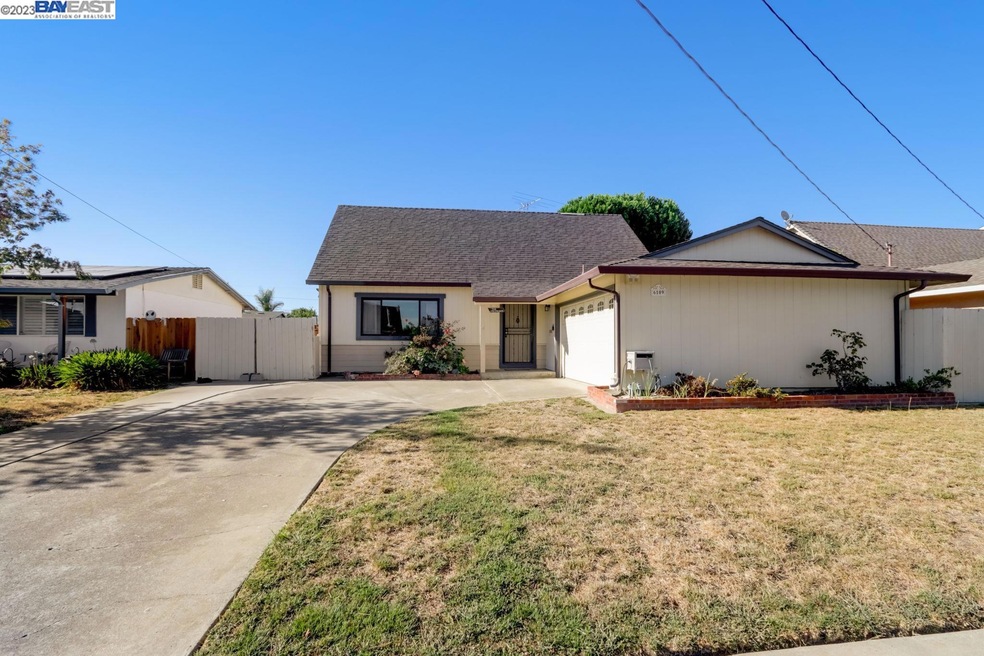 Sold $1,040,000 • Co-Listing Agent