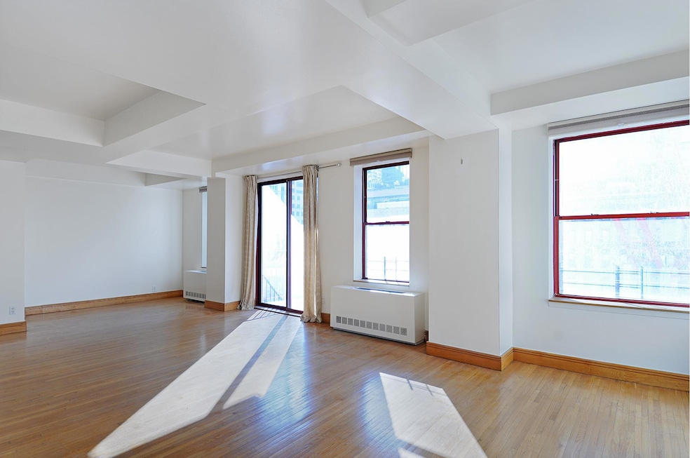 40 E 61st St unit 14-A, New York, NY 10065 - photo 1