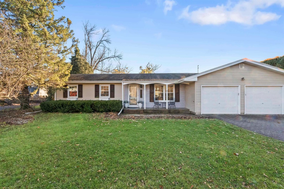 5117 Curry Ct, Fitchburg, WI 53711 - photo 1