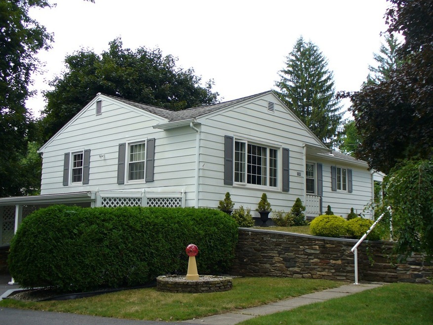 1040 Overlook Dr, Palmer, MA 01069 - photo 1