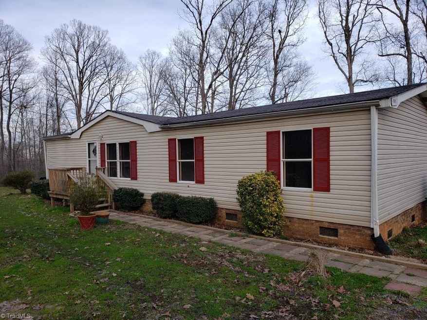 1424 Crestwood Ln, Asheboro, NC 27205 - photo 1