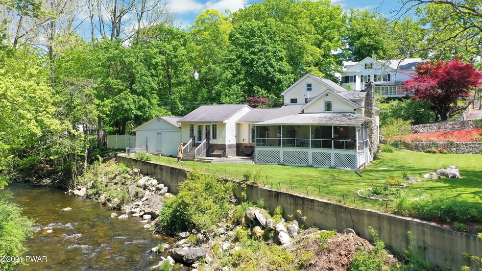 102 Sawkill Ave, Milford, PA 18337 - photo 1