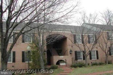 5700 Brewer House Cir, Rockville, MD 20852 - photo 1