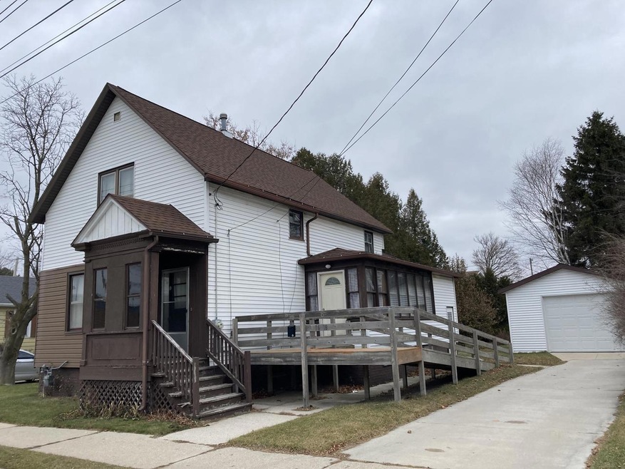 1618 18th St, Two Rivers, WI 54241 - photo 1