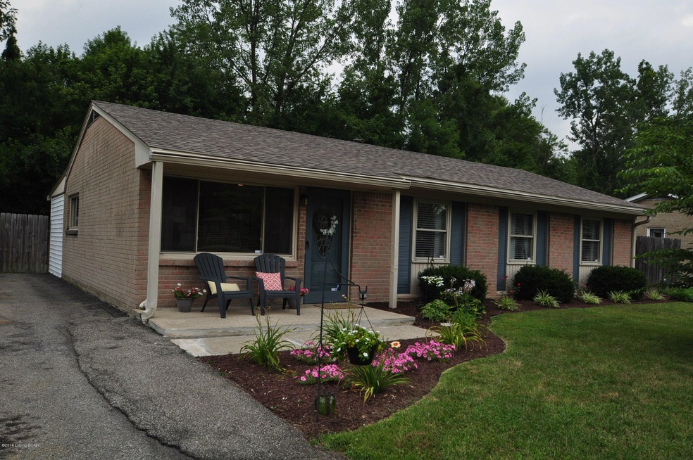 7712 Rochelle Rd, Louisville, KY 40228 - photo 1