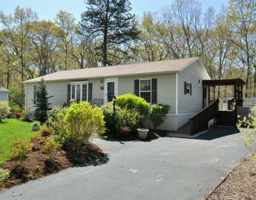 379 Leisure Dr, Wakefield, RI 02879 - photo 1