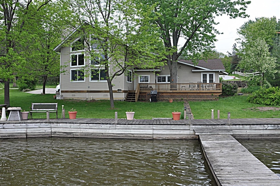 1069 N Lakeview Dr, Lowell, IN 46356 - photo 1