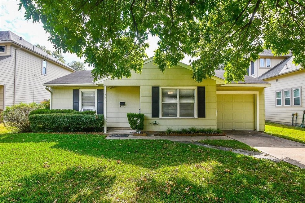 1741 Woodcrest Dr, Houston, TX 77018 - photo 1