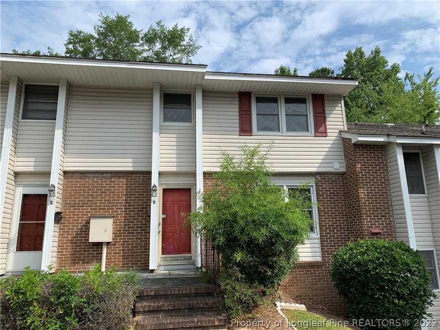 587 Winding Creek Rd unit D, Fayetteville, NC 28305 - photo 1