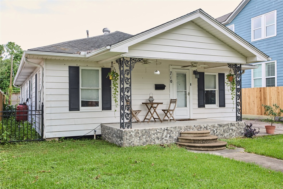 710 E 12th St, Houston, TX 77008 - photo 1