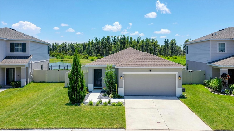 10639 Hawks Landing Dr, Land O' Lakes, FL 34638 - photo 1