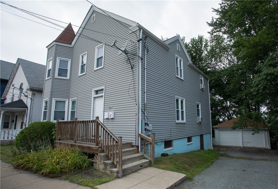 541 Park Ave, Cranston, RI 02910 - photo 1