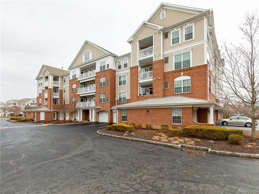 535 Regency Dr, Fishkill, NY 12524 - photo 1