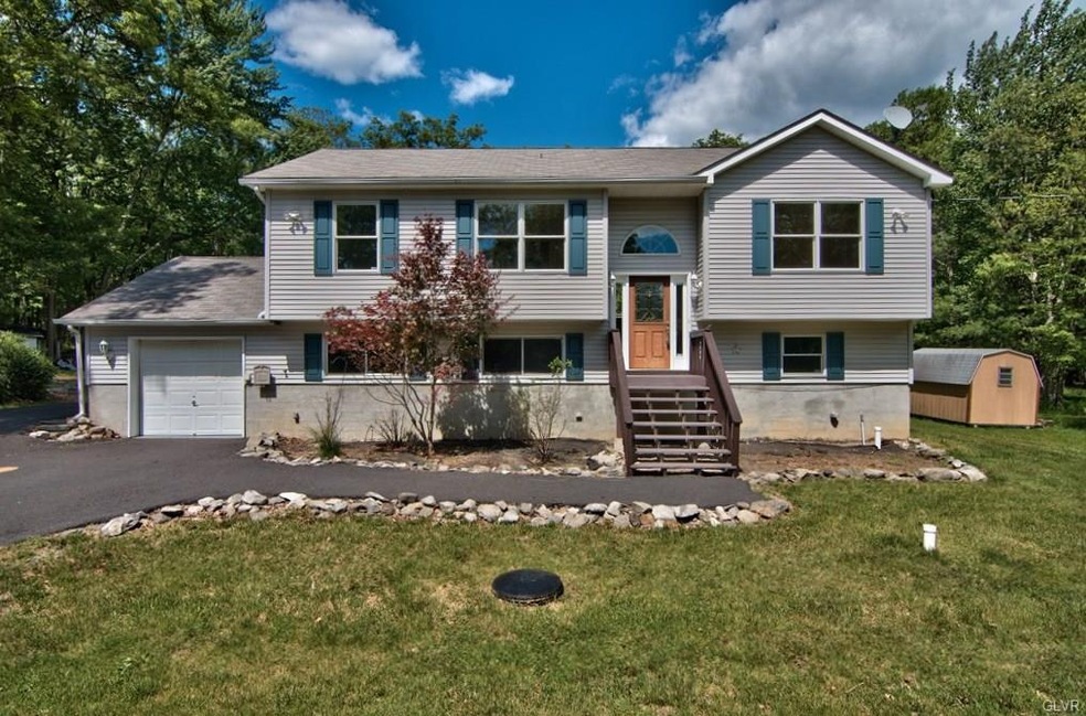 6BD/2.5BTH w/ 1 car garage w/ paved driveway in Pi