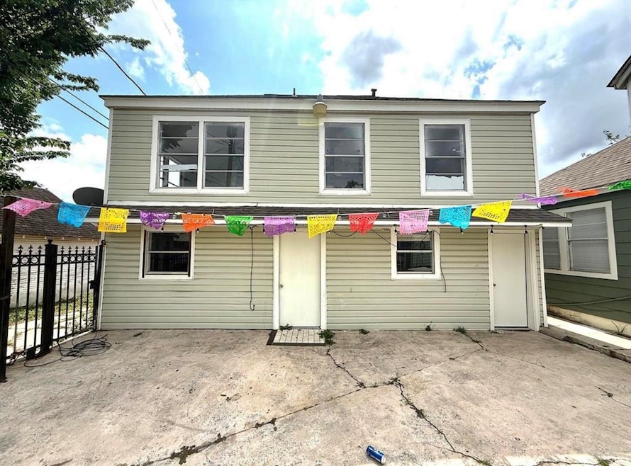 Charming 1940s garage apartment in the heart of Ma