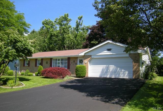 6195 Fairway Ln, Allentown, PA 18106 - photo 1