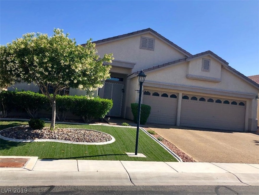 Instant curb appeal and an aggregate driveway! 3 c