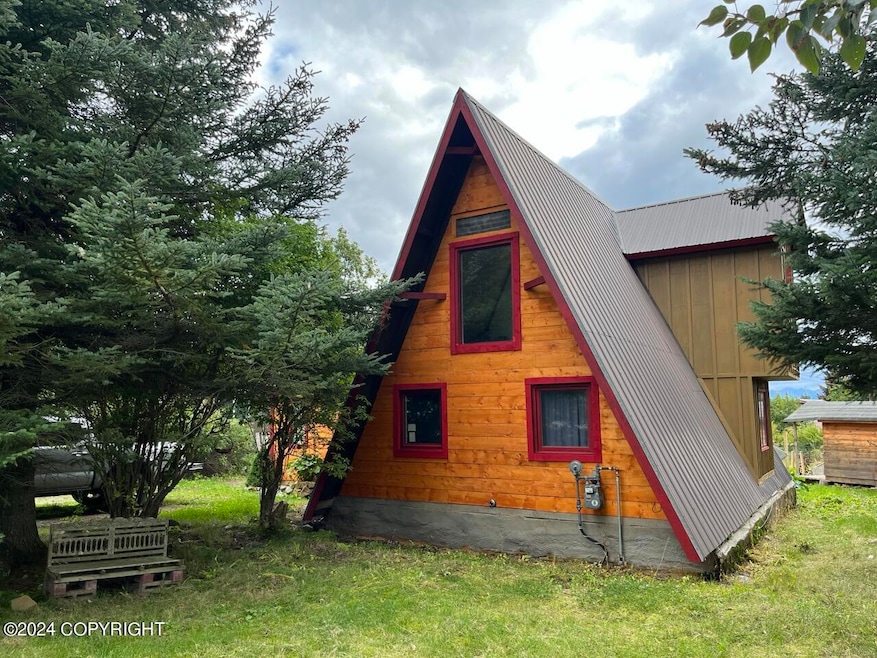 Cozy Alaskan Bungalow