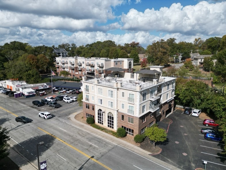 Sold $596,000