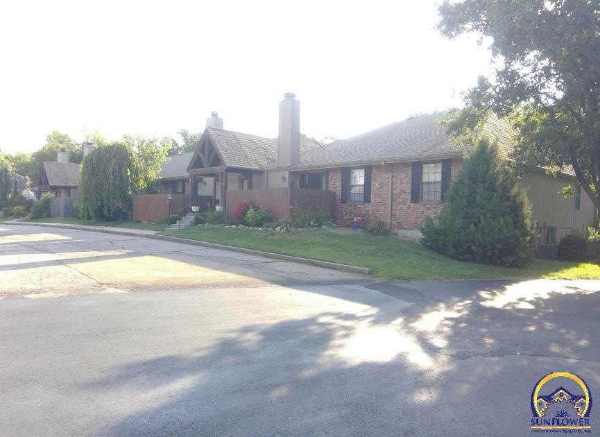 5609 SW Foxcroft Cir S Unit 107, Topeka, KS 66614 Recently Sold